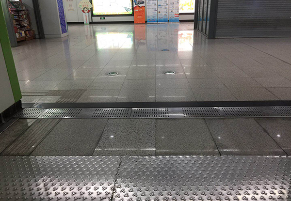 地鐵用抗滑車間金屬地板